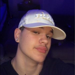 Meet your Posher, Ashton